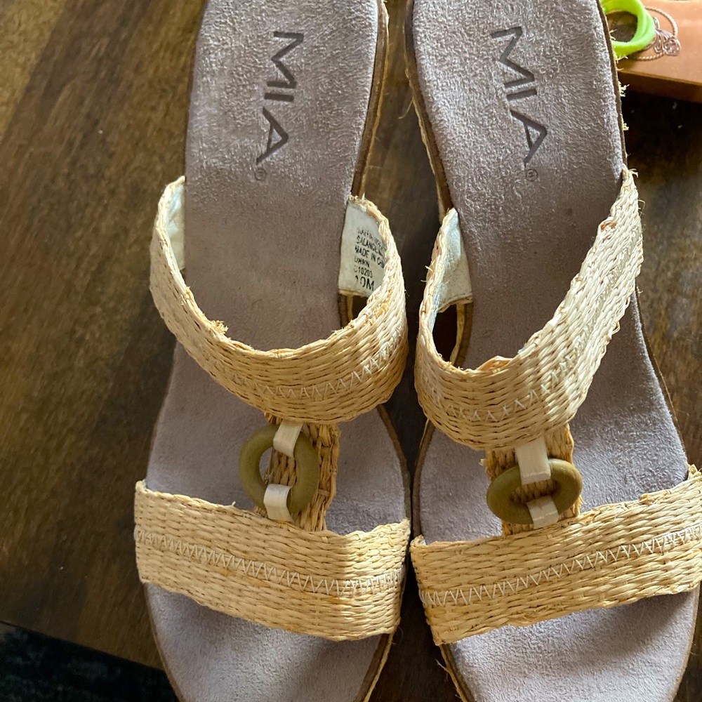 MIA Wedges